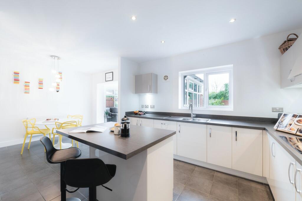 Additional image 9 of Over 2100 square feet on a large plot