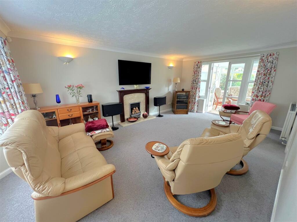 Additional image 11 of Robins Grove, Warwick