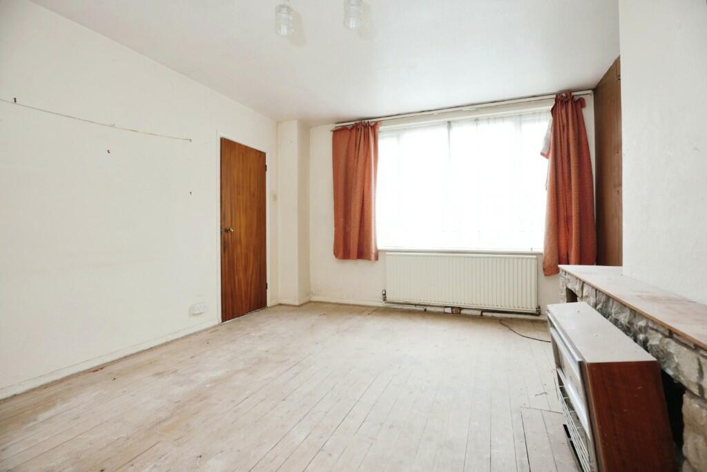 Additional image 4 of The Gardens, Leamington Spa, Warwickshire, CV31