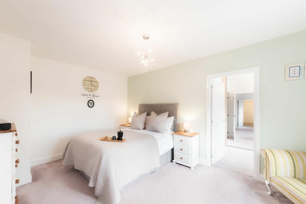 Additional image 15 of Over 2100 square feet on a large plot