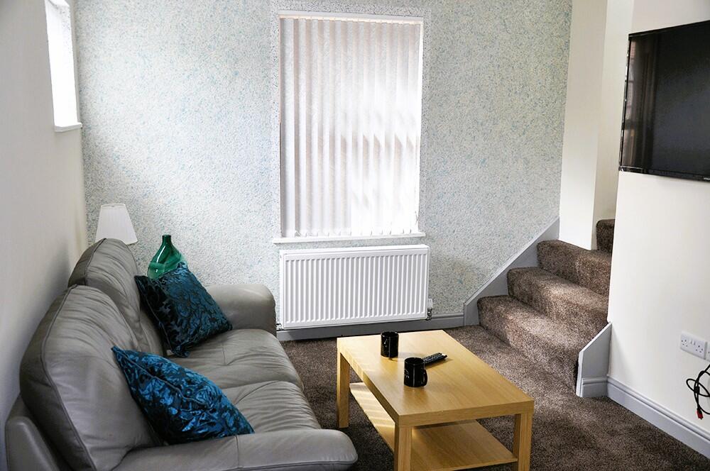 AVAILABLE NOW - Flat 12, Friar Gate, Derby, Derbyshire, DE1 LOW SECURITY DEPOSIT