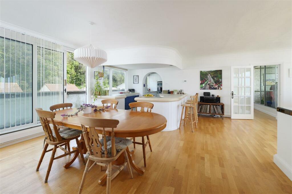 Additional image 12 of The Penthouse, 8 Cliffe House, Folkestone