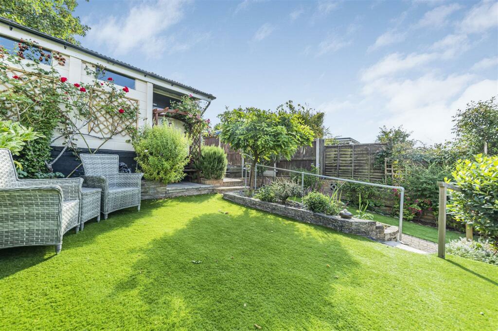 Additional image 19 of Castlefields, Istead Rise, Gravesend