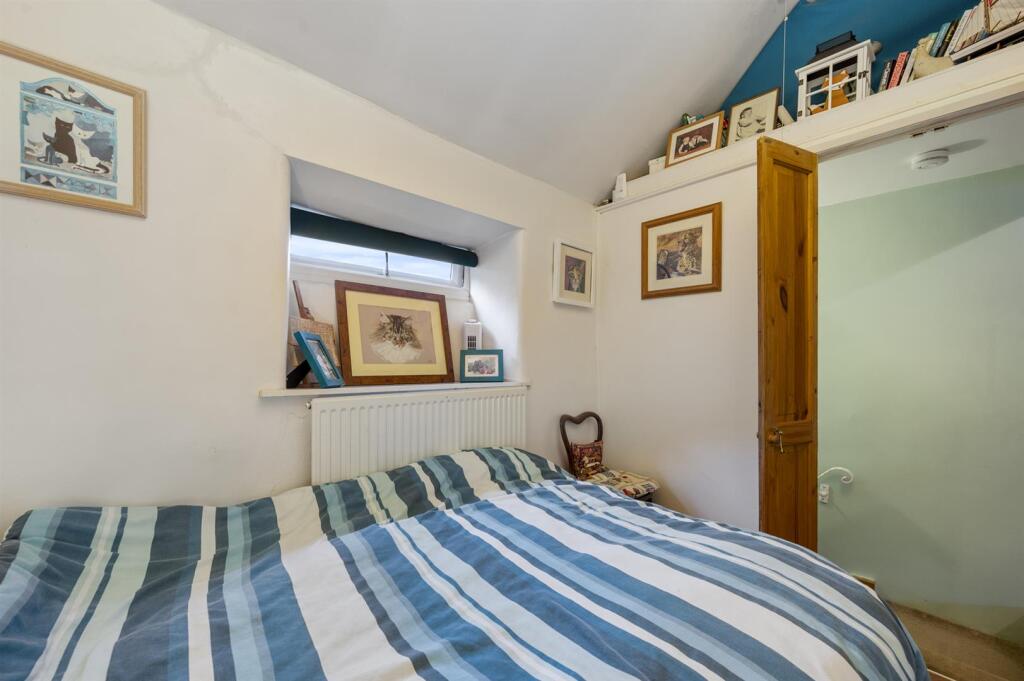 Additional image 19 of Yew Tree Hill, Holloway