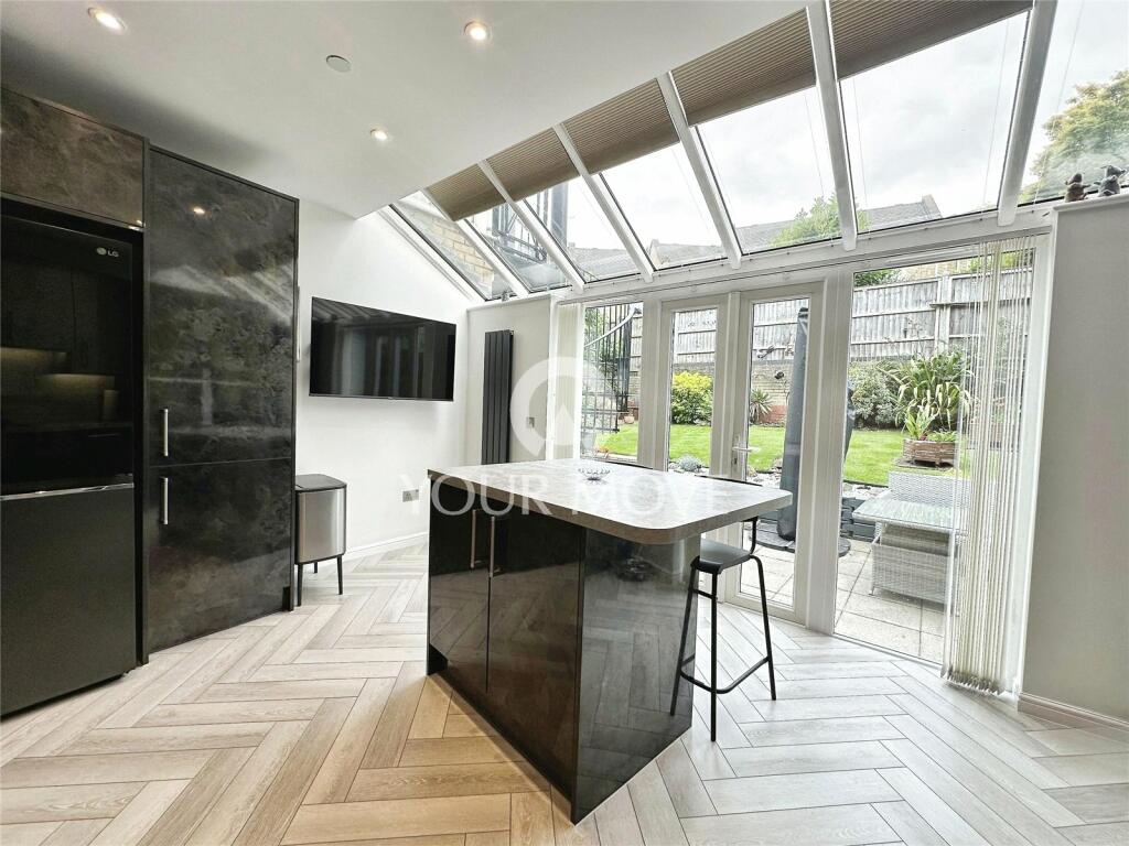 Additional image 10 of Kingfisher Drive, Greenhithe, Kent, DA9