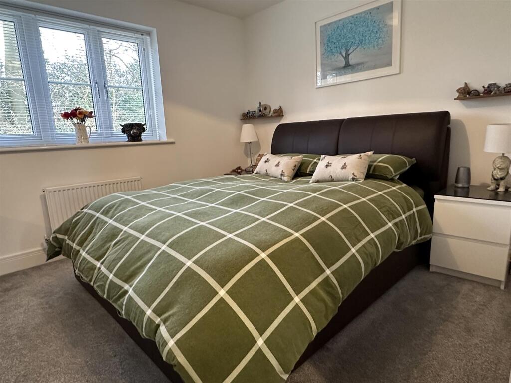 Additional image 12 of Devis Drive, Kenilworth ** QUIET LOCATION **