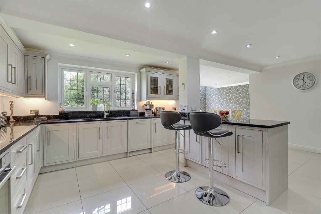 Additional image 13 of Cob Drive, Shorne,
