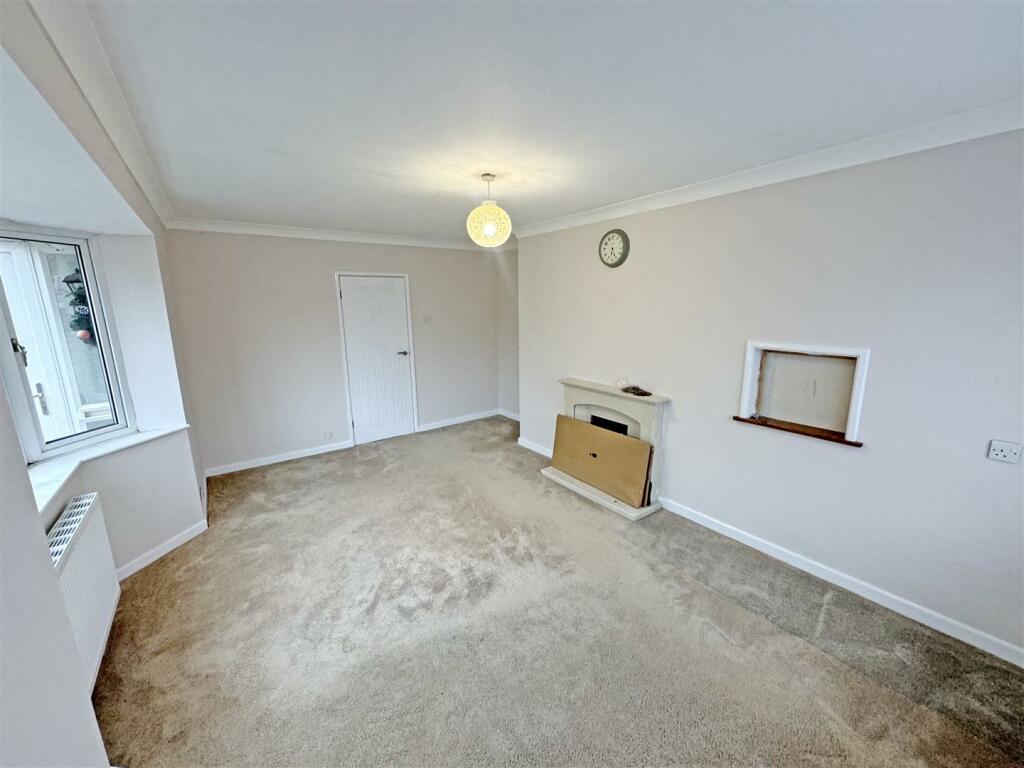 Additional image 13 of Lakin Road, Warwick