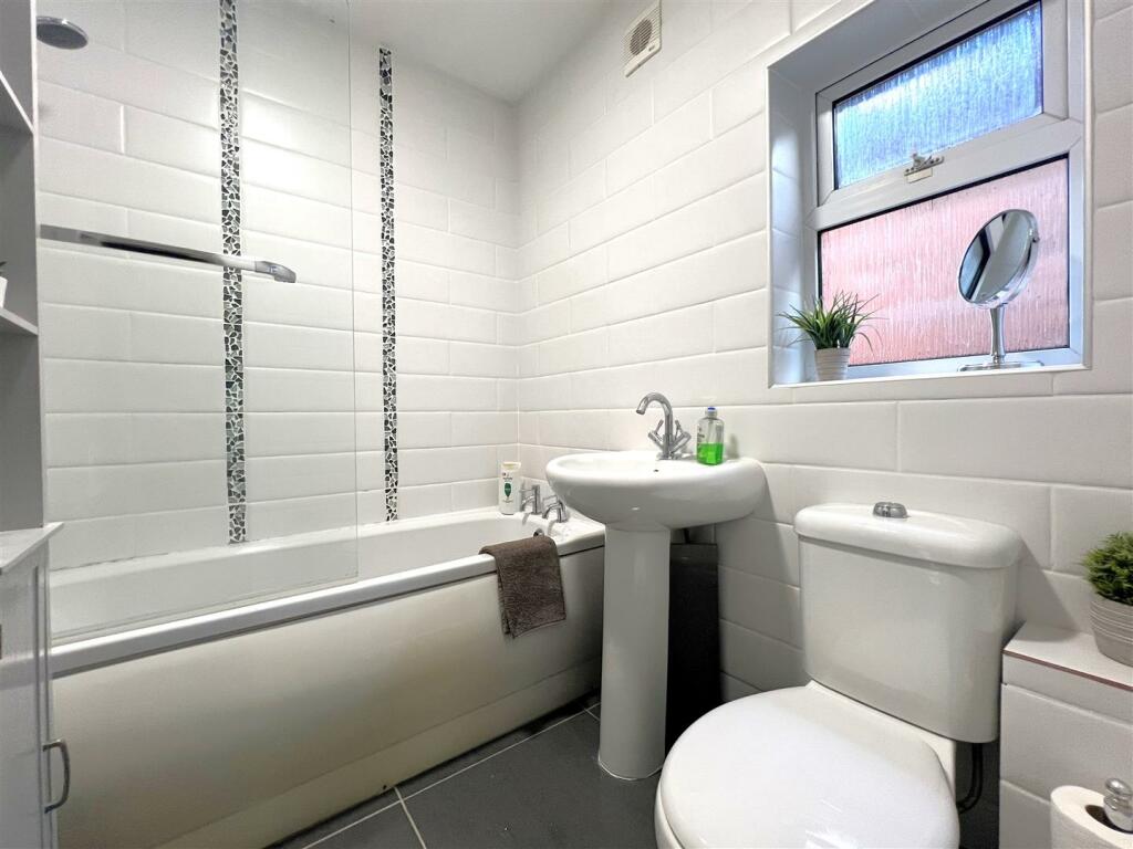 Additional image 13 of All Saints Road, Warwick