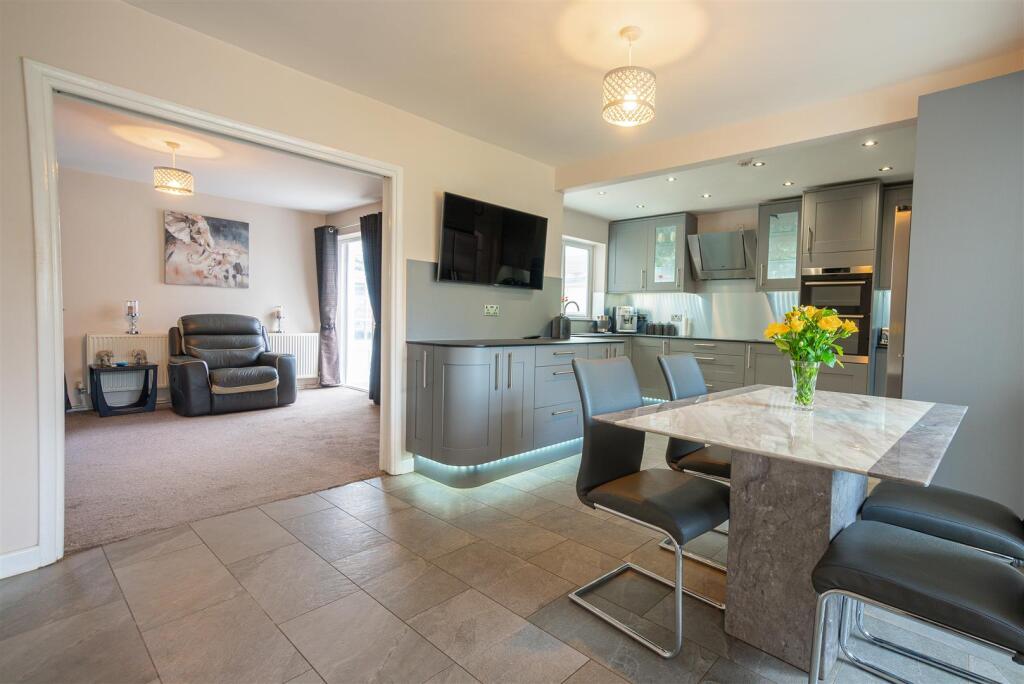 Additional image 3 of Bigbury Close, Styvechale, Coventry