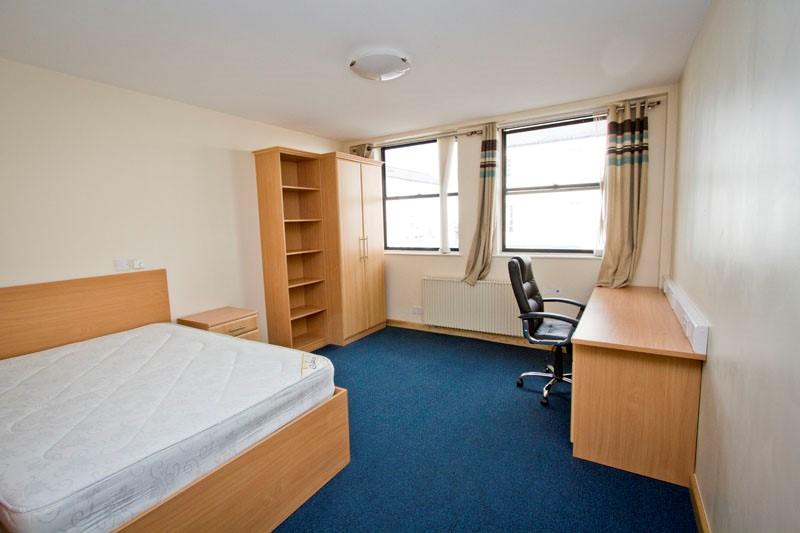 Additional image 2 of Room 1, Flat 1, 118-120 Warwick Street, Leamington Spa, Warwickshire, CV32