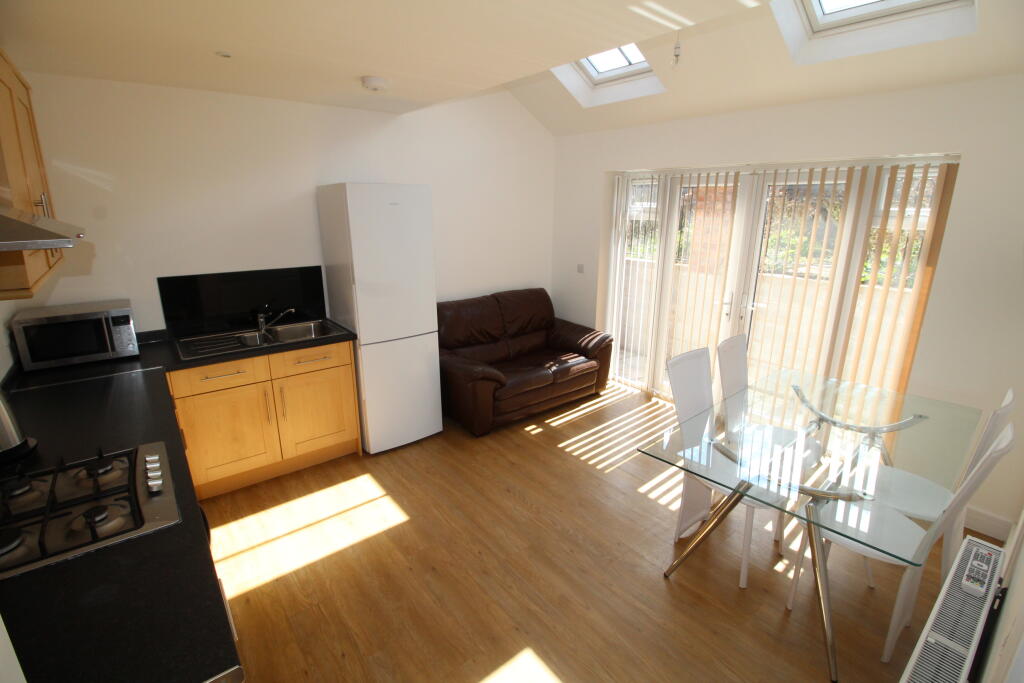 Additional image 7 of 3a Heathcote Road, Whitnash, Leamington Spa