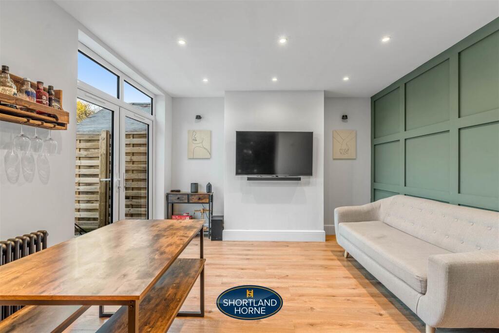 Additional image 5 of Gregory Avenue, Styvechale, Coventry