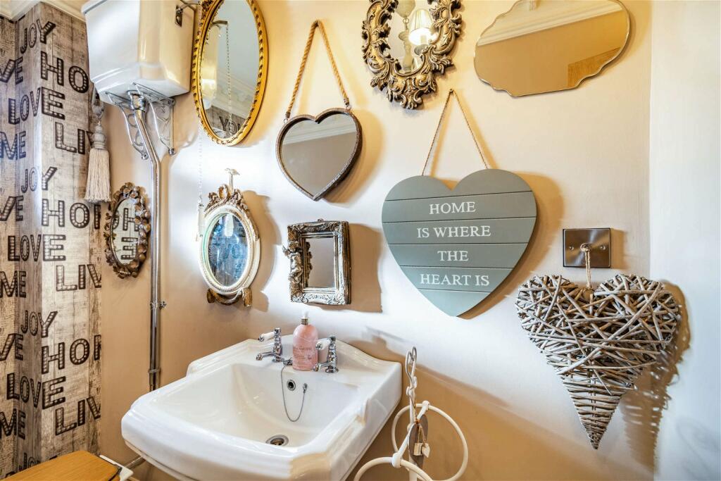 Additional image 11 of Luxury Home On Weston Lane, Bulkington, CV12 9RX