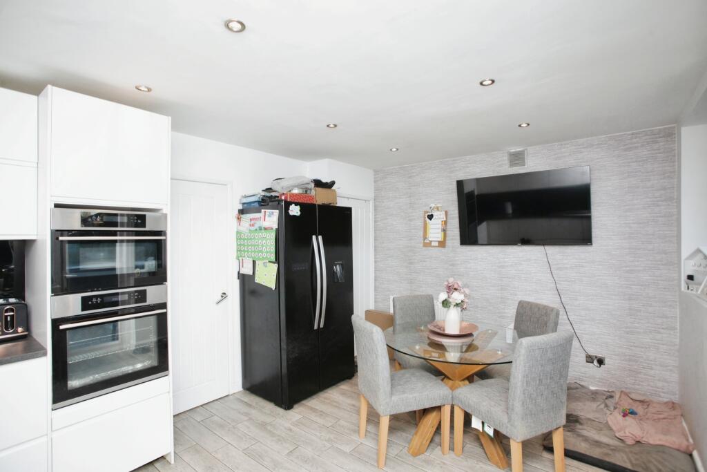 Additional image 4 of Carisbrook Road, Nuneaton, CV10