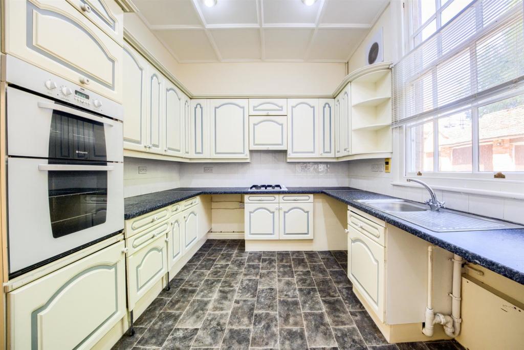 Additional image 21 of Warwick Road, Stratford-Upon-Avon