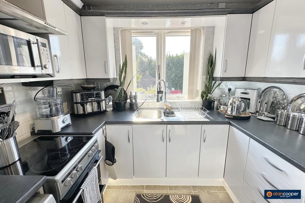 Additional image 7 of Ferndale Close, Nuneaton, CV11 6AQ