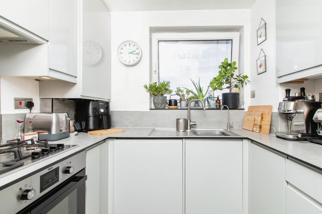 Additional image 16 of Gravel Hill Close, Bexleyheath, DA6