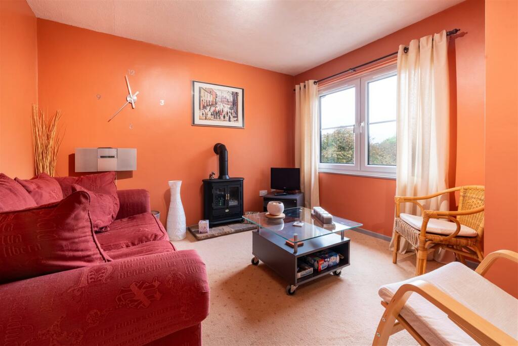 Additional image 2 of 10 Bank Gardens, Matlock, DE4 3WA