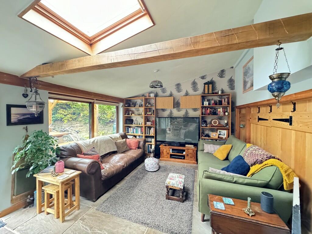 Additional image 9 of Leek Wootton