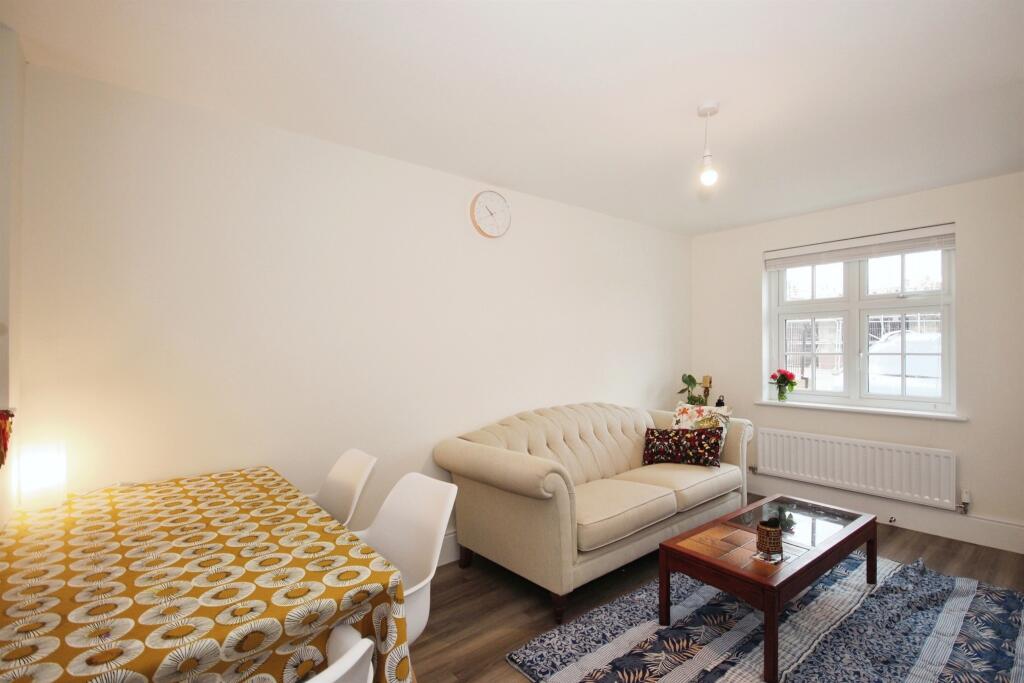 Additional image 15 of Perrywood Way, WARWICK