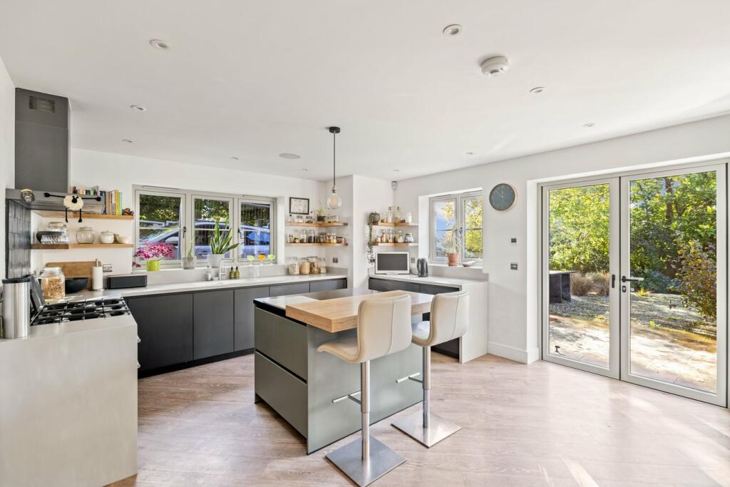 Additional image 4 of North Road, Hythe, CT21