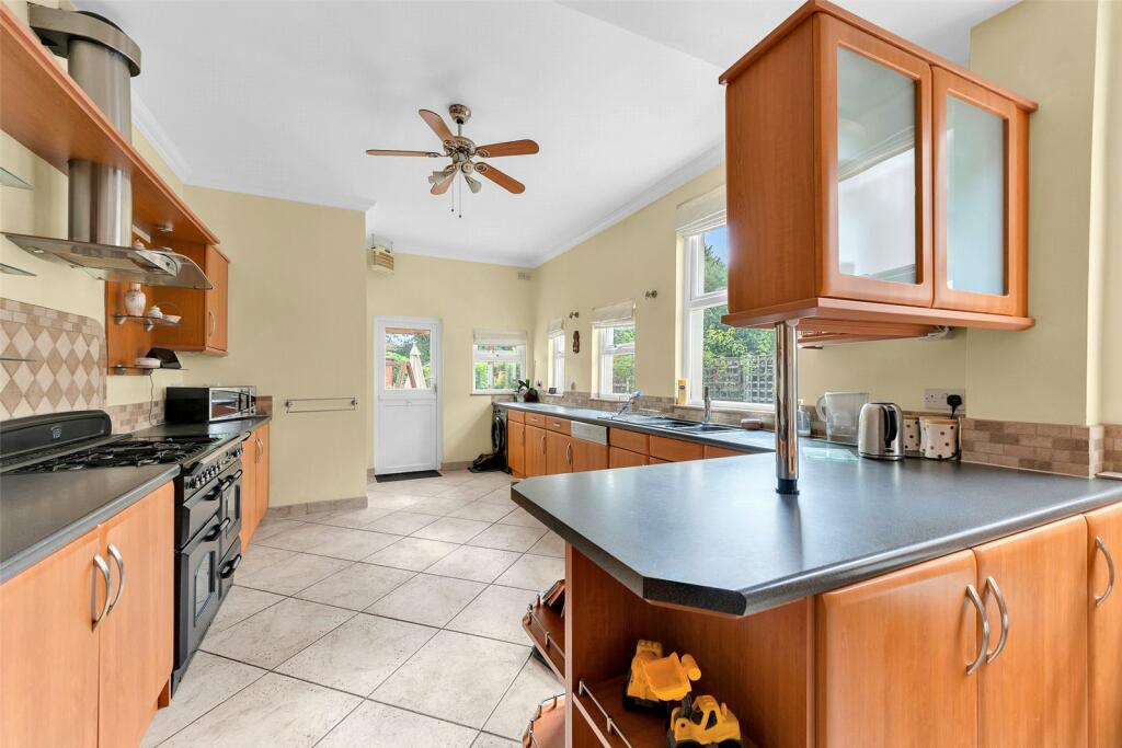 Additional image 21 of Avenue Road, Erith, Kent, DA8