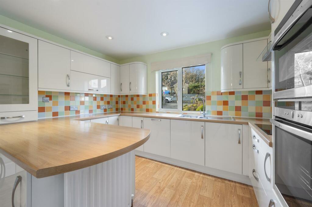 Additional image 5 of Burton Close Drive, Haddon Road, Bakewell