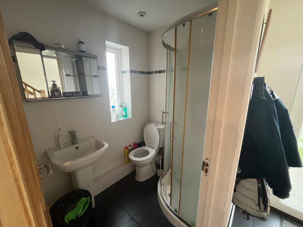 Additional image 9 of Lyndhurst Road