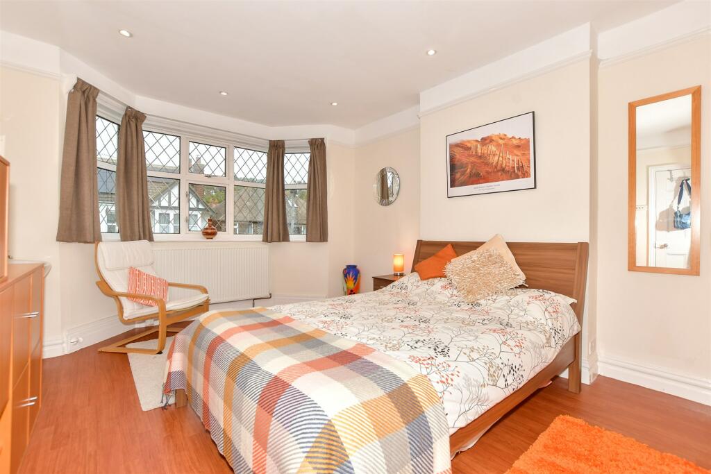 Additional image 16 of Earlsfield Road, Hythe, Kent