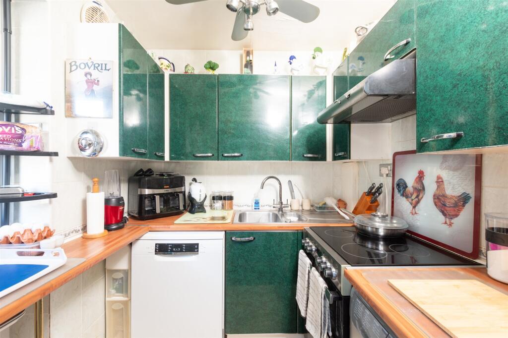 Additional image 5 of Arnold Avenue, Meopham, Kent