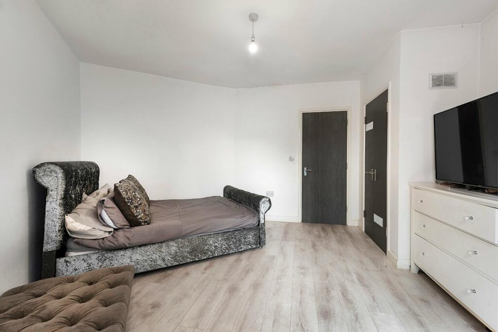 Additional image 6 of Central Avenue, Welling, DA16