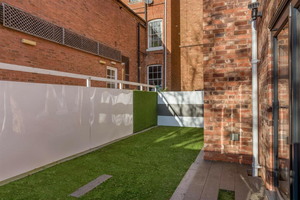 Additional image 19 of Leam Terrace, Leamington Spa, Warwickshire CV31 1BB