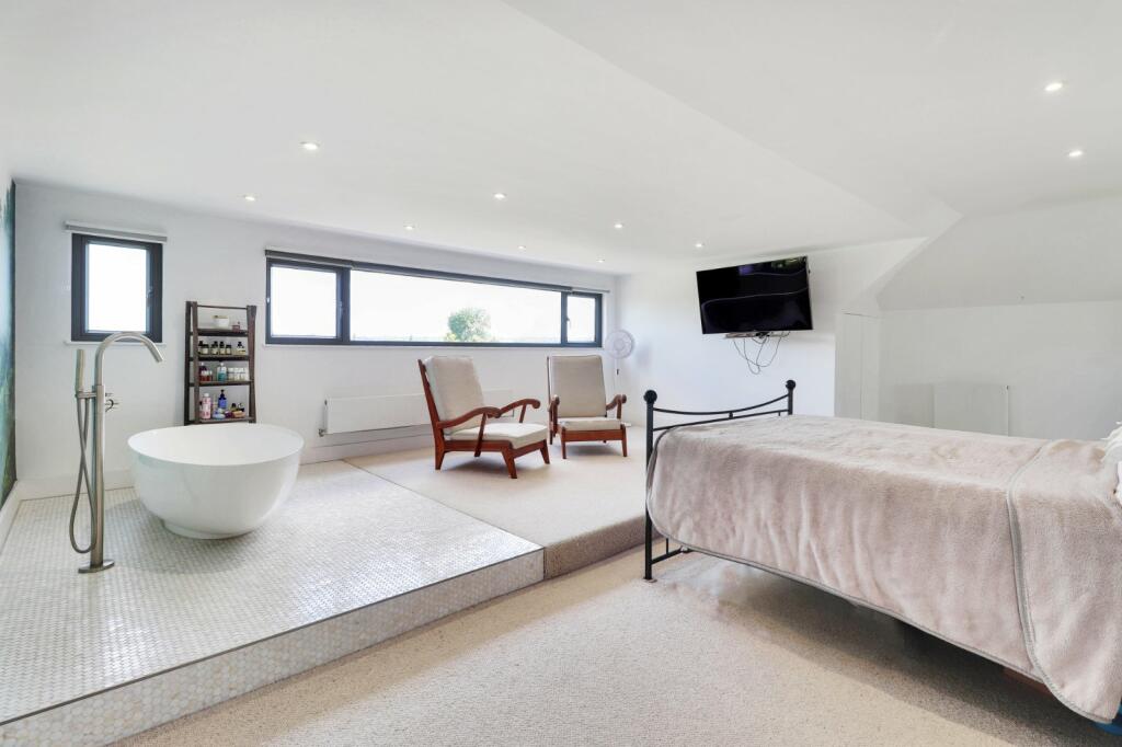 Additional image 11 of Tennyson Walk, Northfleet, Gravesend, Kent, DA11