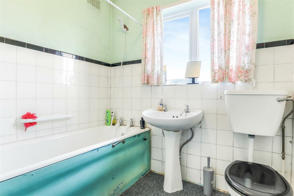 Additional image 20 of Sunningdale Avenue, Kenilworth