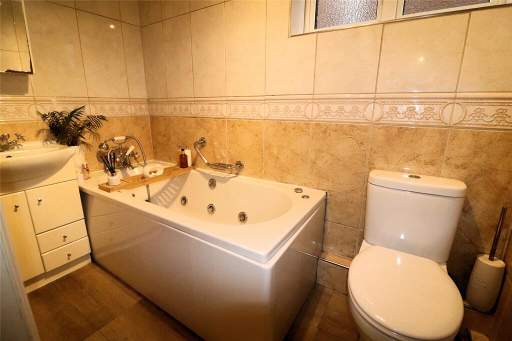 Additional image 14 of Ward Close, Lesney Park, Erith, Kent, DA8