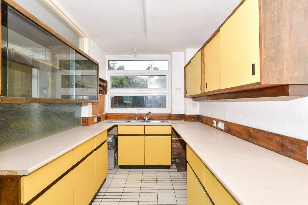 Additional image 5 of Lambardes, New Ash Green, Longfield, Kent