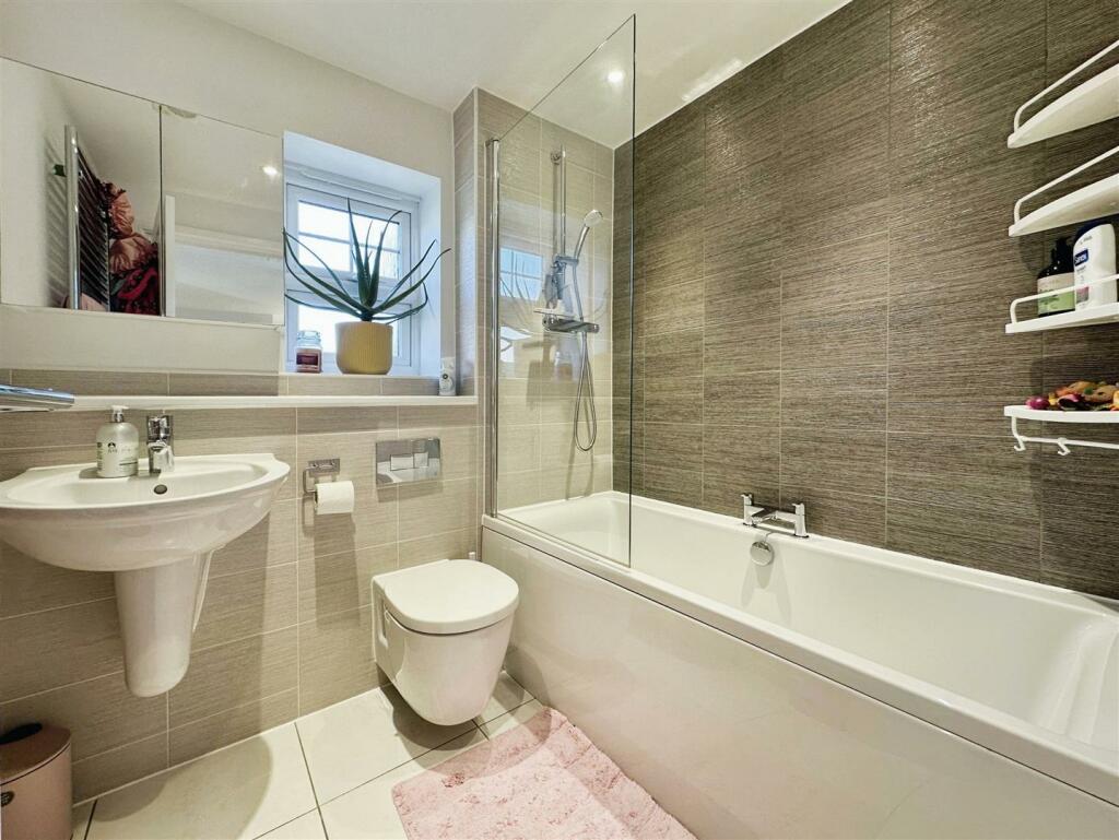 Additional image 29 of Poplar Way, Whitnash, Leamington Spa