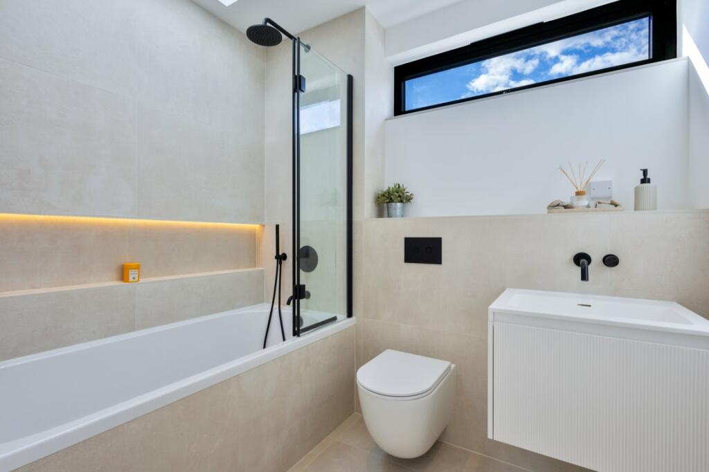 Additional image 16 of High Ridge, Hythe, Kent, CT21