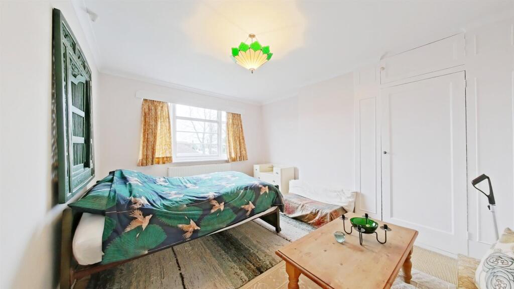 Additional image 9 of Park Crescent, Erith