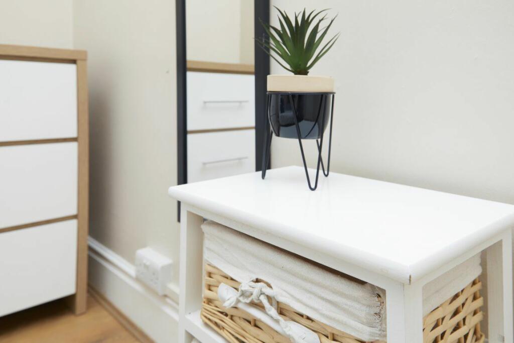 Additional image 34 of Stepping Lane