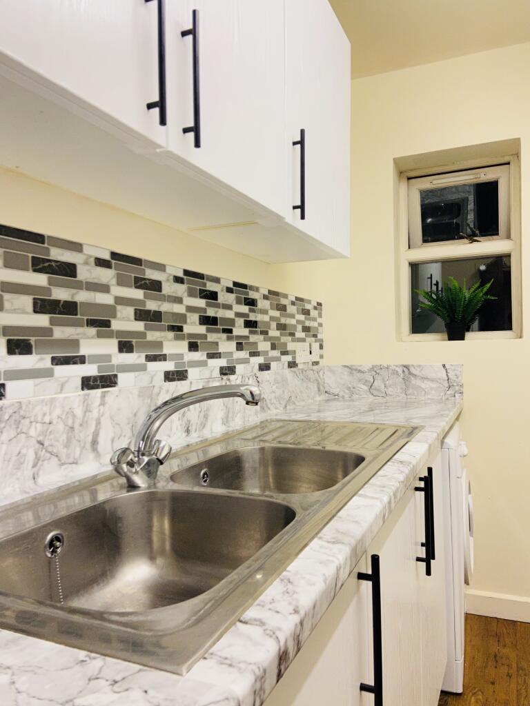 Additional image 4 of Flat 3, 4a Radford Road, Leamington Spa