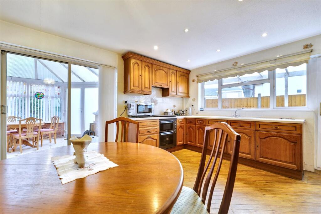 Additional image 3 of Thornhill Drive, Nuneaton