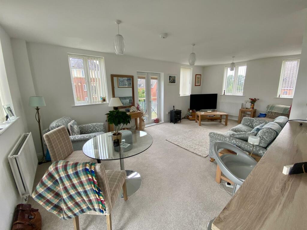 Additional image 2 of Lingfield Crescent, Stratford-Upon-Avon