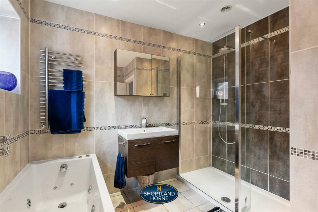 Additional image 24 of Knoll Drive, Styvechale, Coventry