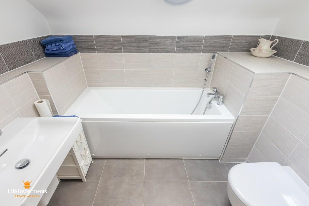 Additional image 70 of Coombe Road, Rugby, Warwickshire, CV23