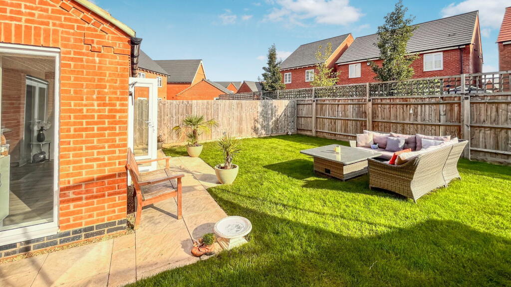 Additional image 26 of Over 2,000sqft Perfect Family Home! Russett Avenue, Nuneaton, CV11 6YW