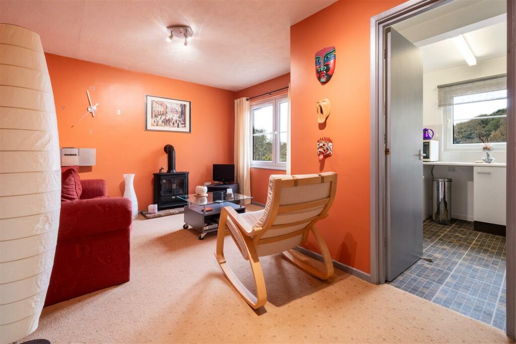 Additional image 4 of 10 Bank Gardens, Matlock, DE4 3WA