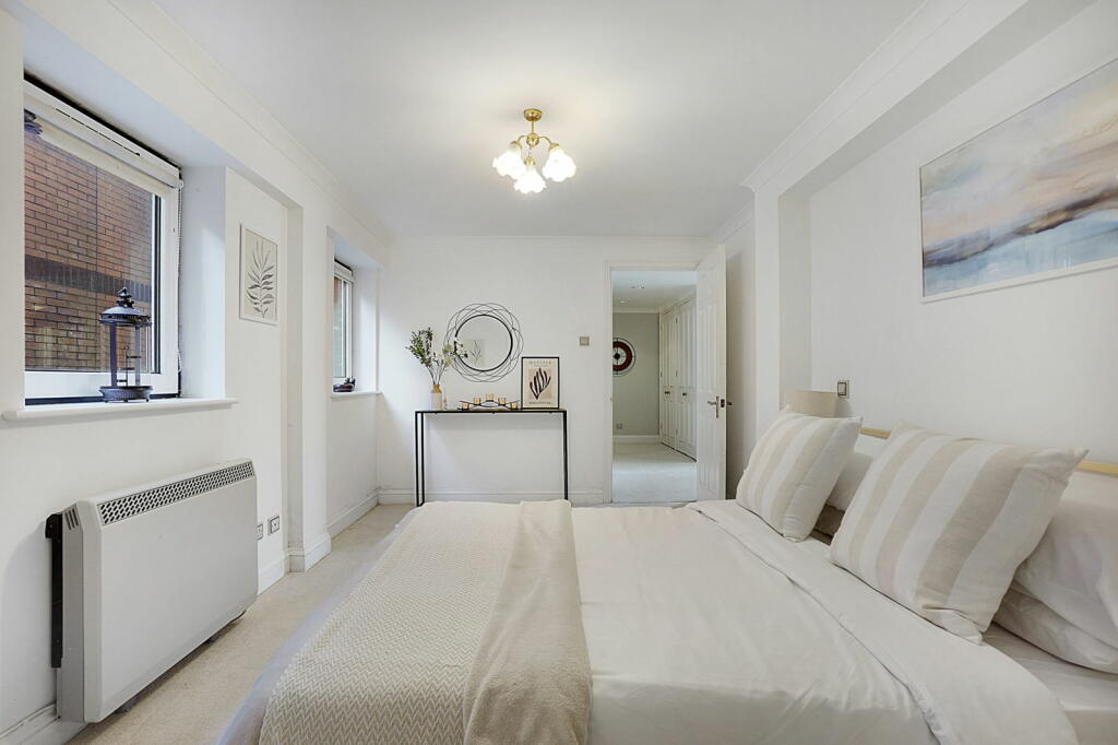 Additional image 28 of Marine Point CT20 2TX