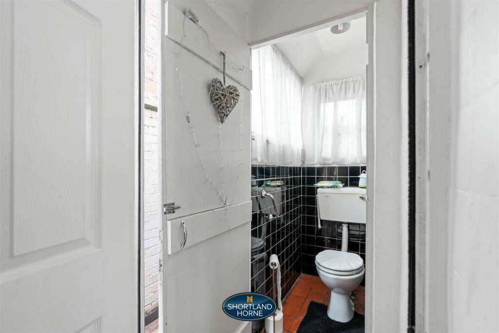 Additional image 19 of Knoll Drive, Styvechale, Coventry